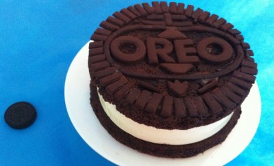 How to cook delicious oreo cheesecake in the shape of a giant oreo cookie step by step DIY tutorial instructions