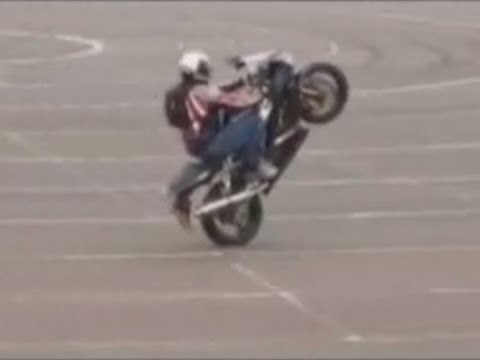 How to  wheelie and stunts a motorcycle step by step DIY tutorial instructions