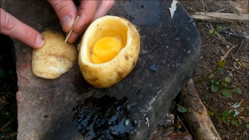 Not your usual cooking class – How To Cook An Egg In A Potato step by step DIY tutorial instructions
