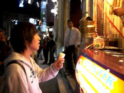 How to serve ice cream in Istanbul Turkey