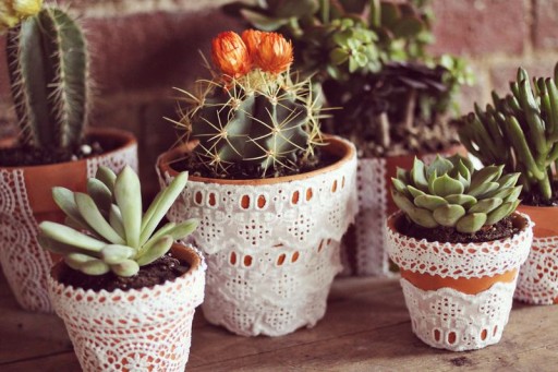 How to make pretty DIY lace flower pots step by step tutorial instructions