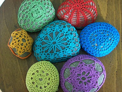 How to crochet fabulous pebble rocks step by step DIY tutorial instructions 11