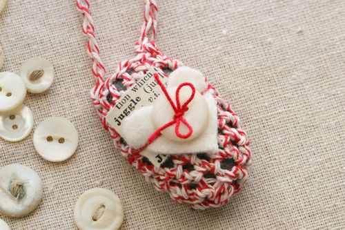 How to crochet fabulous pebble rocks step by step DIY tutorial instructions 14