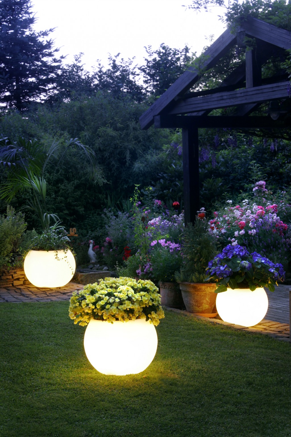Glow In The Dark Planting Pots 1
