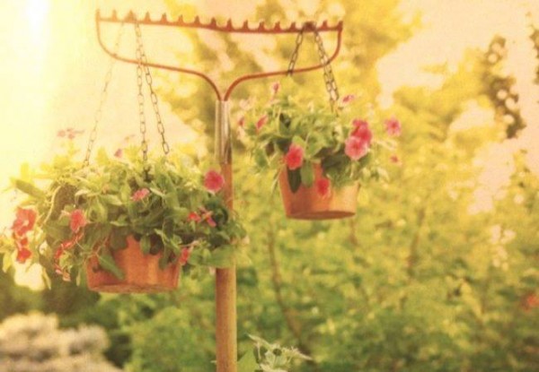 They Turned Old Garden Rakes Into THESE Amazing Things! Genius! 1