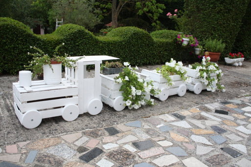 Train Planters Out Of Old Crates 3