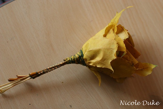 How To Make Maple Leaf Roses 6