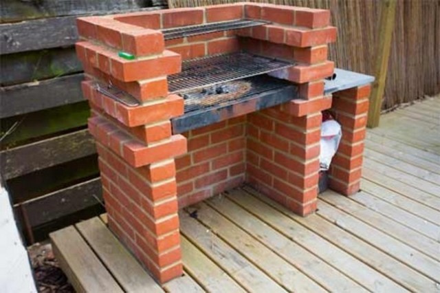 How To Build A Brick Barbecue 1