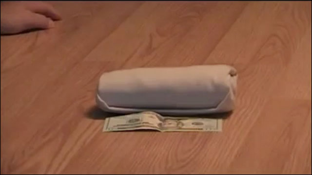 How To Range Roll A T-Shirt