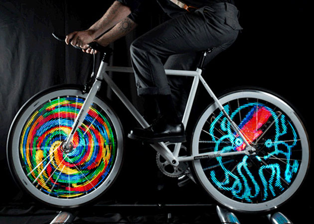 monkey-light-bike-wheel-light-1