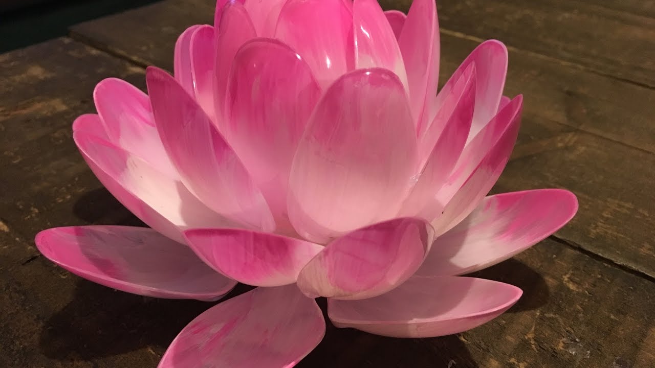 DIY Water Lily Flowers From Recycled Plastic Spoons How To Instructions